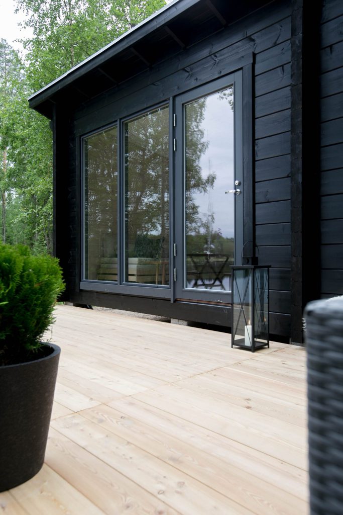 Foundations for garden saunas can be built conveniently and cost-effectively on ground screws. Find out more.