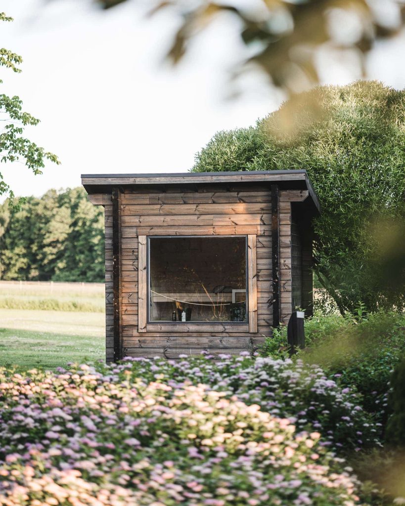 New Saunan pihasauanat ovat moderneja, mutta eivät siitä huolimatta luovu vahvoista perinteistä saunojen valmistuksessa.