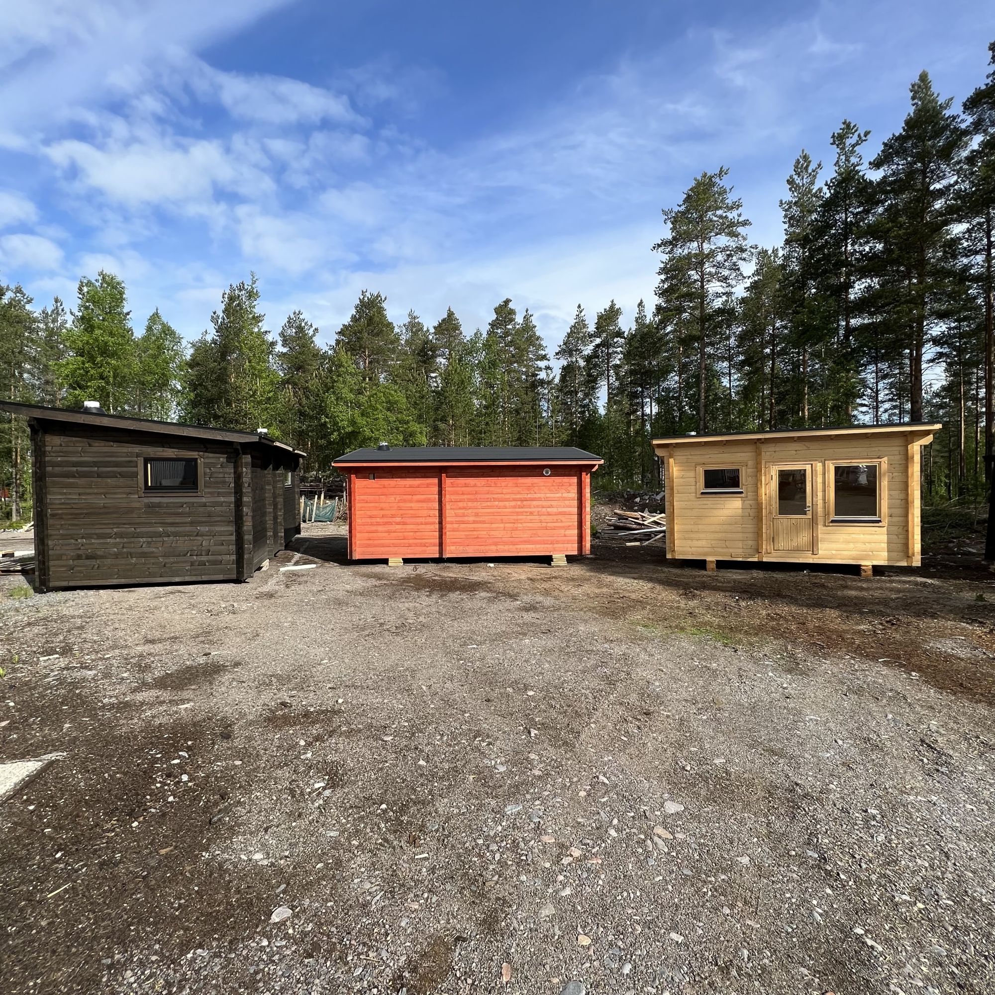 Valmis sauna tai pieni hirsimökki paketti - mitä avaimet käteen -toimitus sisältää?