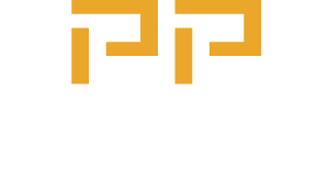 PP Glulamin logo, jossa on kaksi tyyliteltyä keltaista P-kirjainta yrityksen nimen PP Glulam yläpuolella valkoisella tekstillä vaalealla pohjalla, Hannu-Pekka Björkmanin modernin muotoilun innoittamana.