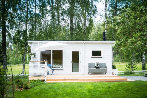 Vihta XL -moderni saunamökki kokonaan