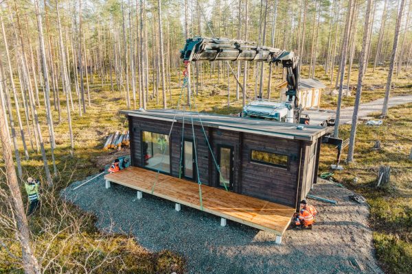 Moderni saunamökki 30, Saunatuvan asennus, Suomussalmi