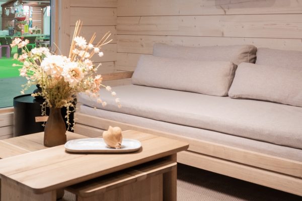 Tapio Anttilan Vinkit 30 neliön saunamökin sisustamiseen. Day&Night vuodesohva on monikäyttöinen